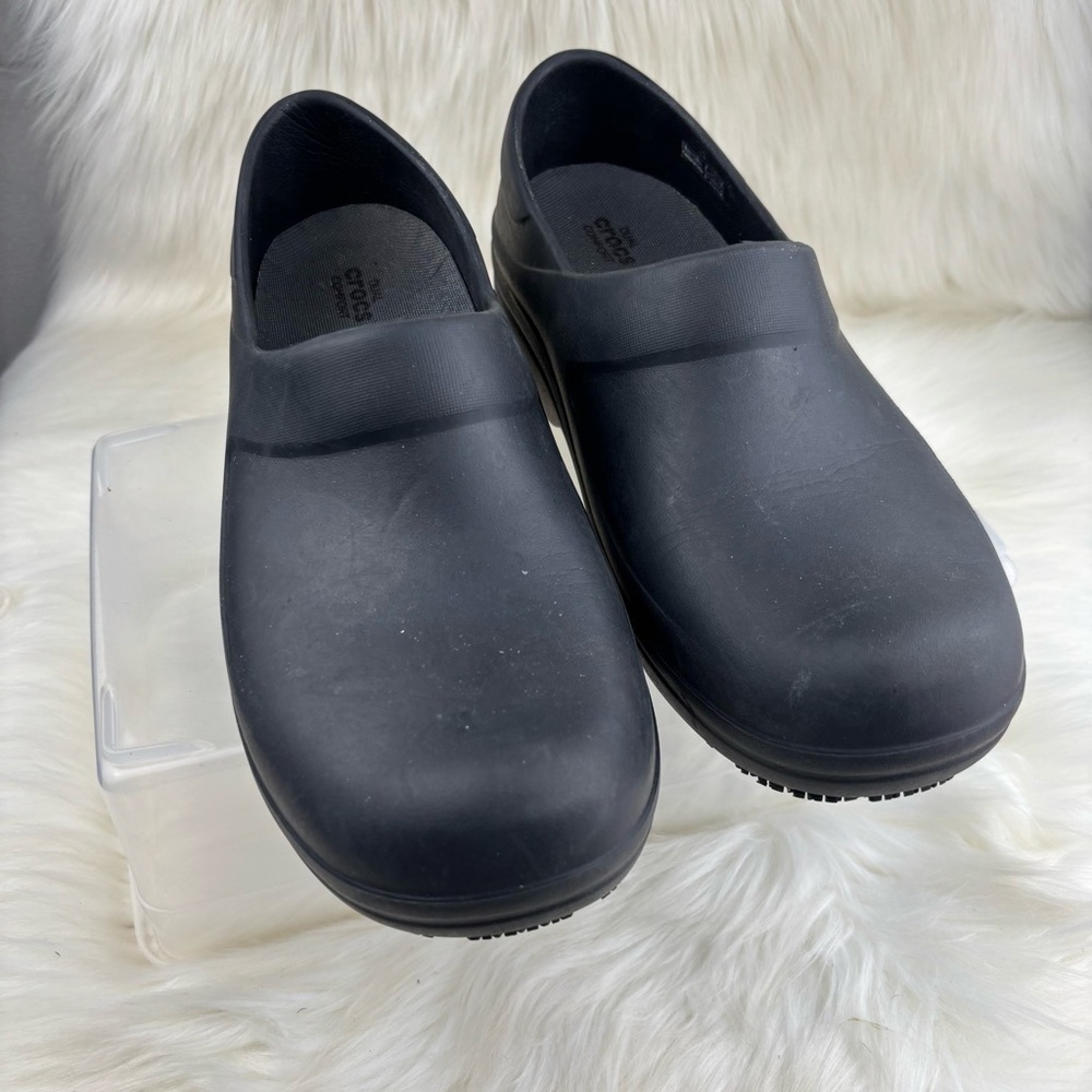 CROCS CLOGS /MULES SLIP-RESISTANCE SHOES SIZE 10 WOMAN